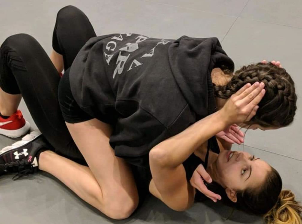 Women’s self-defense gallery image 40